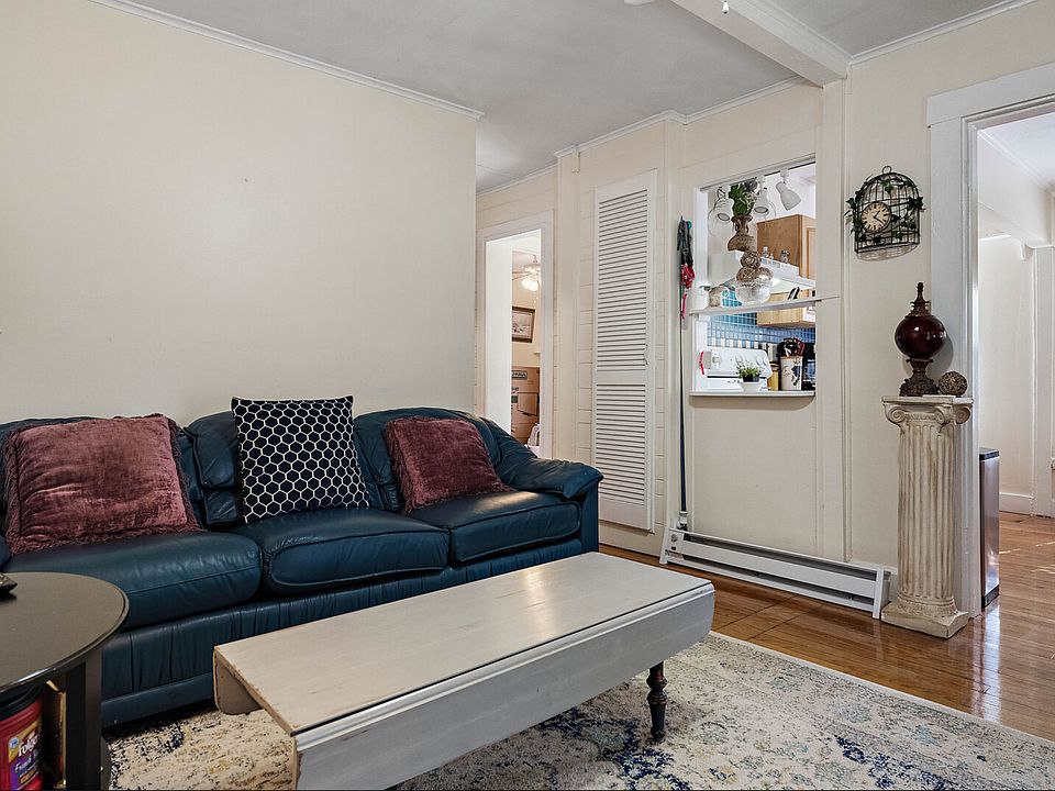 2nd image of 2508 Beach Blvd S #B
