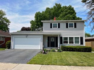 405 Brown St, Wauconda, IL 60084