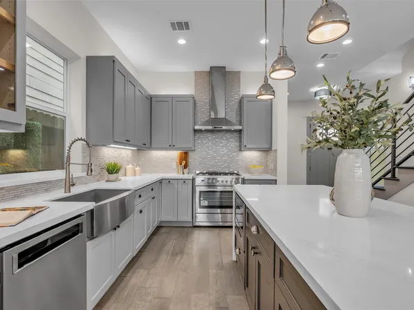 1207 E 28th St, Houston, TX 77009