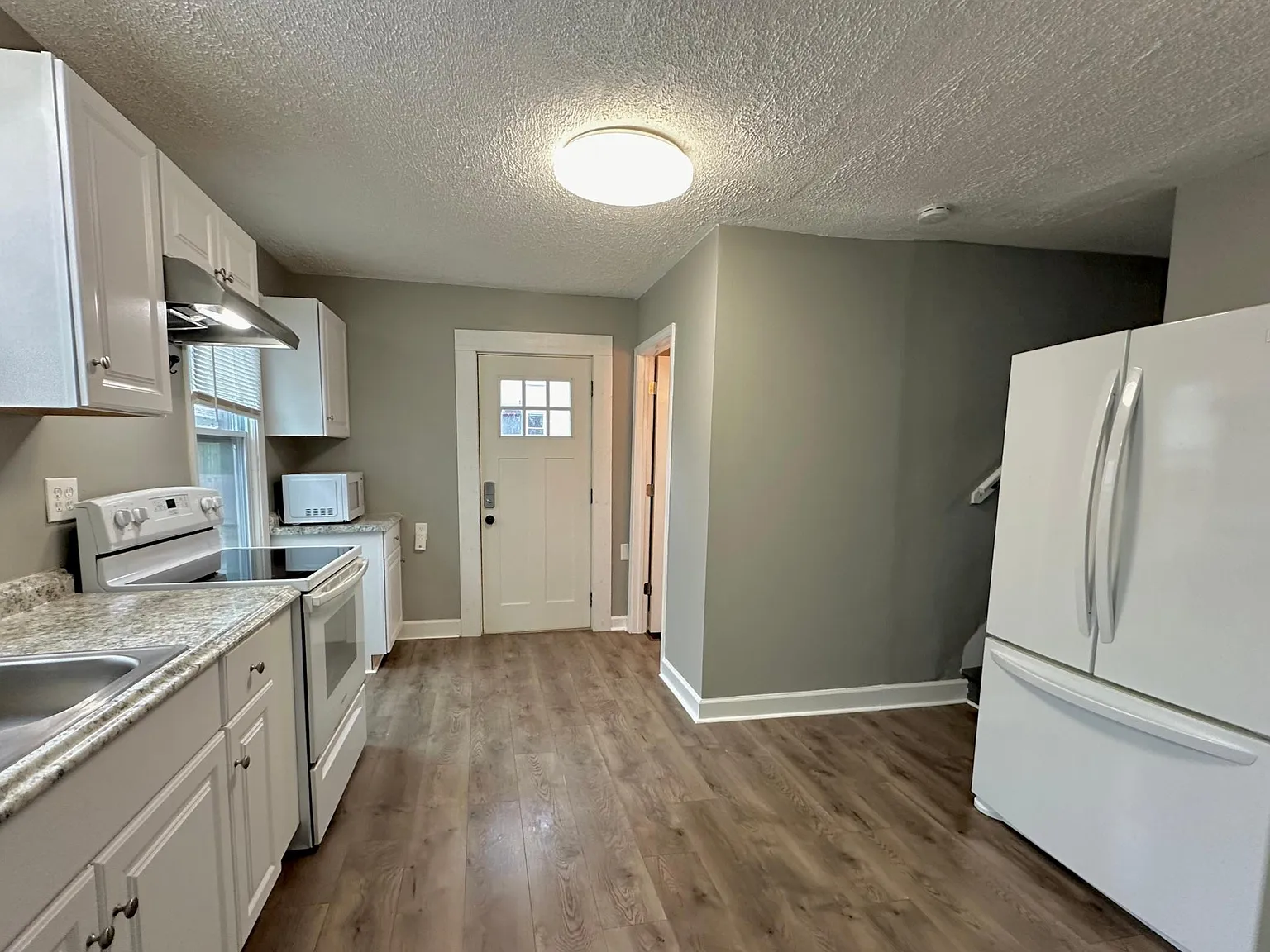 5 bed, 1600 sqft, $2,200 — Photo 4