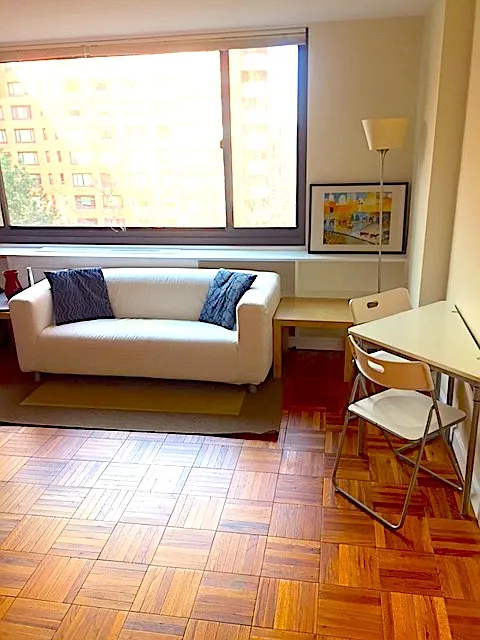 Studio, 400 sqft, $1,800 — Photo 3