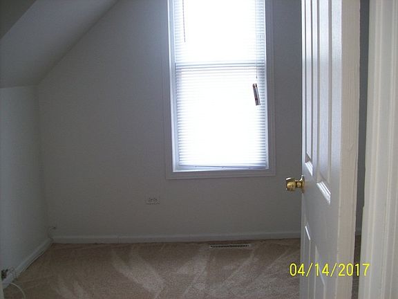 3rd image of 8470 S Vincennes Ave #1