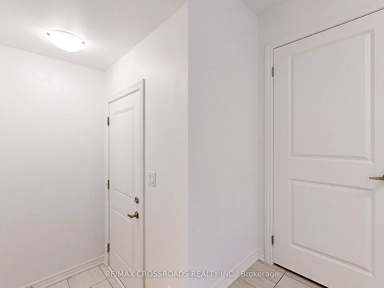 781 Kootenay Path — Photo 27