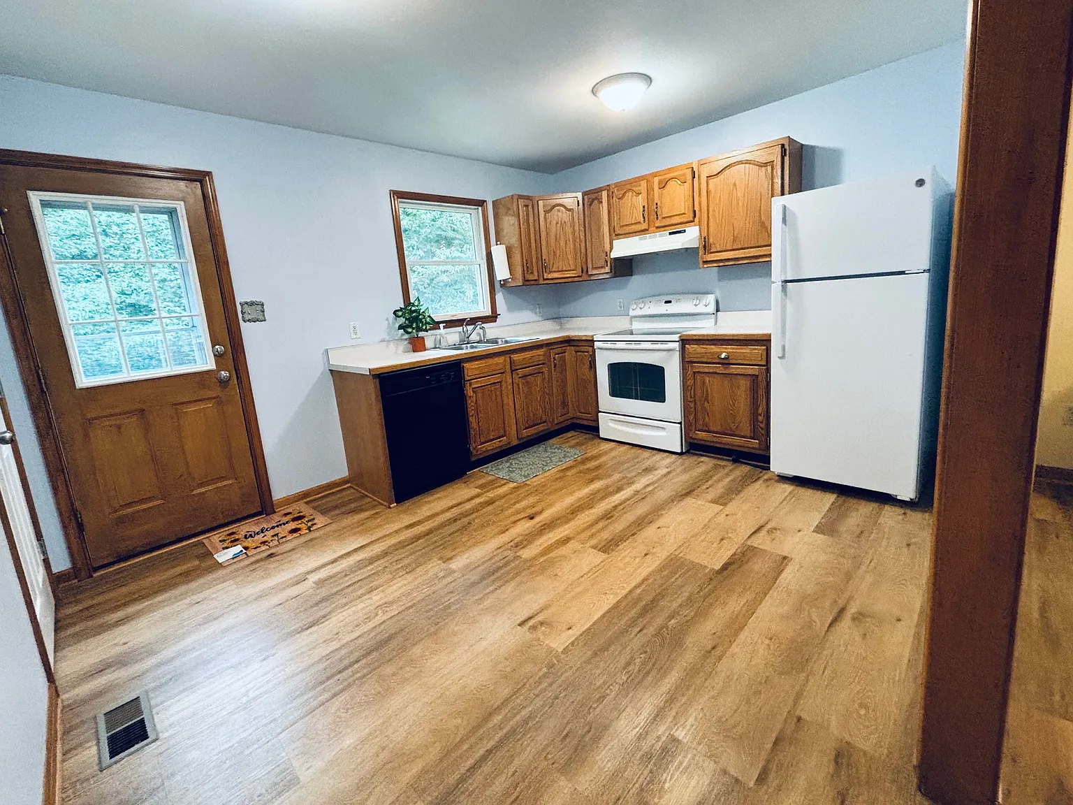 3 bed, 1004 sqft, $2,250 — Photo 3