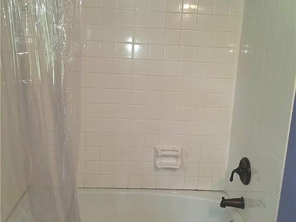 5th image of 103 Summerglen Ct