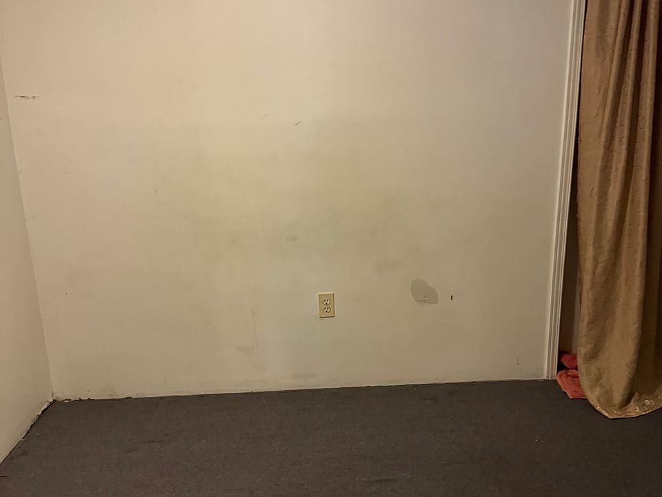 2nd image of 1 122nd St