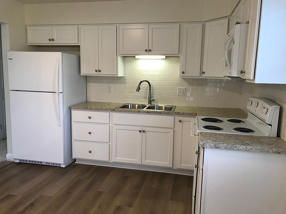 1st image of 3323 Debra Dr