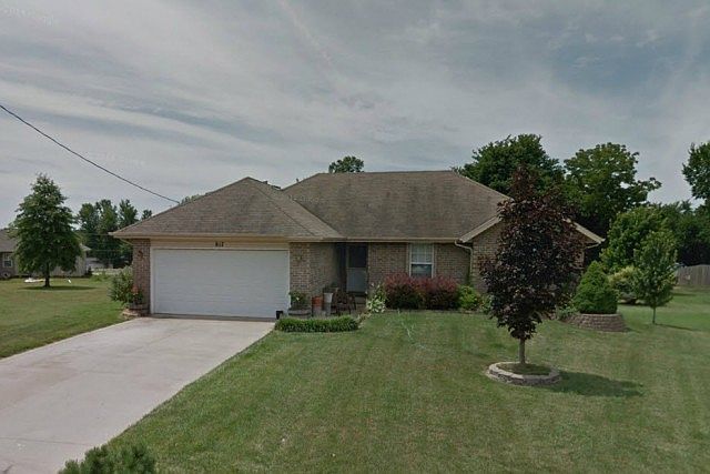 1st image of 817 S Daniel Ln