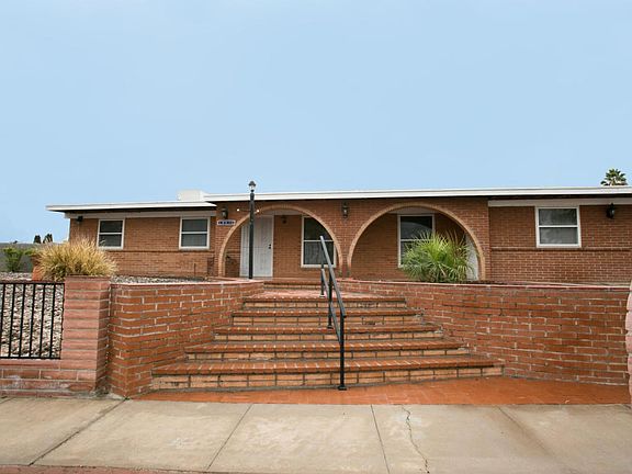 3rd image of 1901 S Kevin Dr