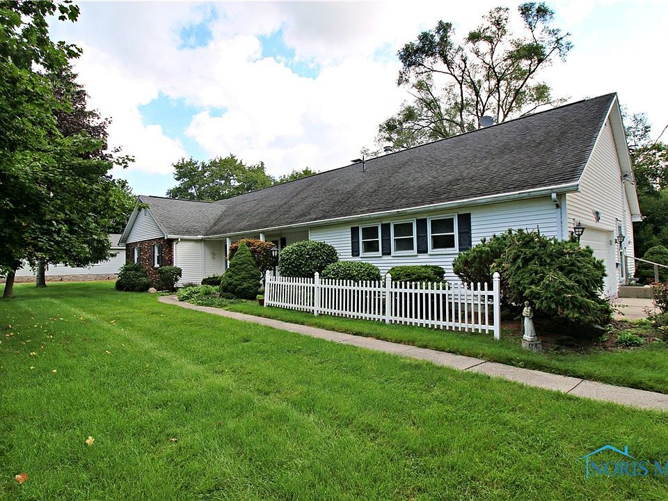 424 Oak St, Luckey, OH 43443 Zillow