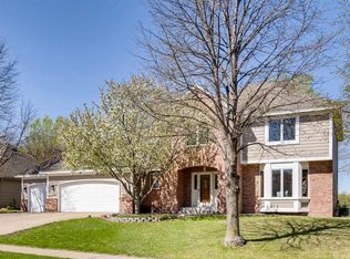 1326 W Royal Oaks Dr, Shoreview, MN 55126