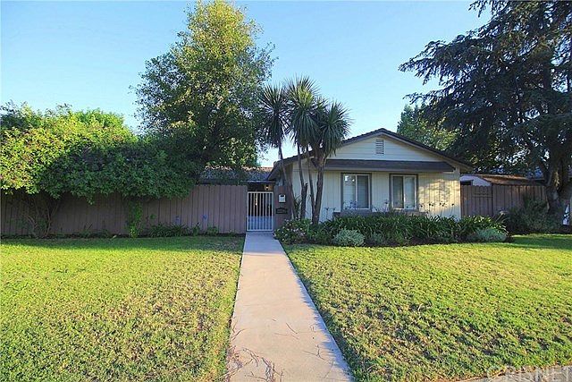 1st image of 22246 Saticoy St