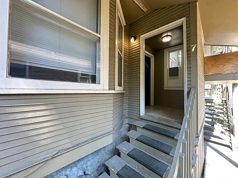 1818 West 8th — Photo 26