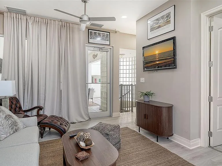 235 Cocoanut Ave #106B — Photo 31