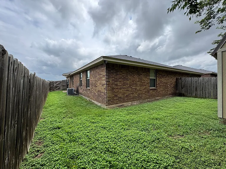 4305 Cambridge Dr — Photo 24