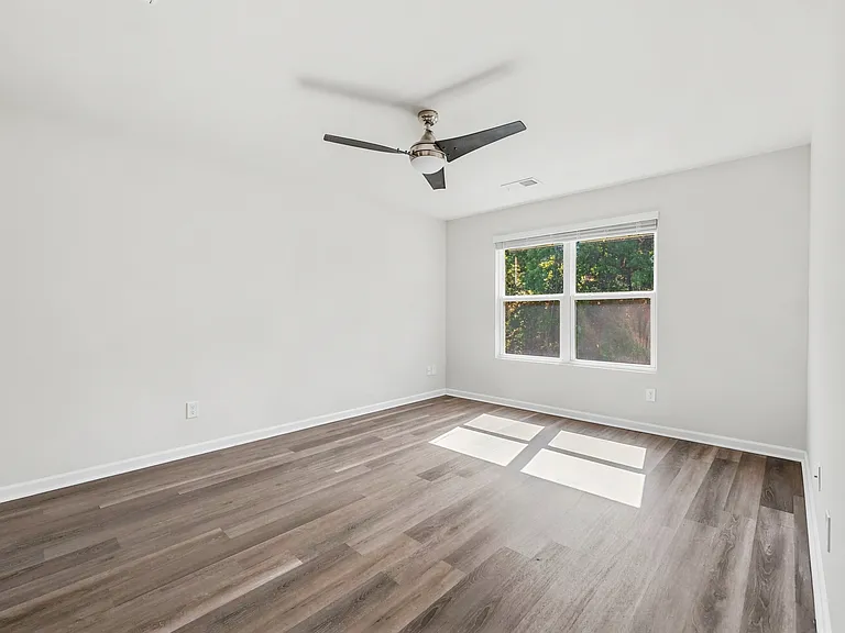 258 Hollandbush Dr — Photo 8