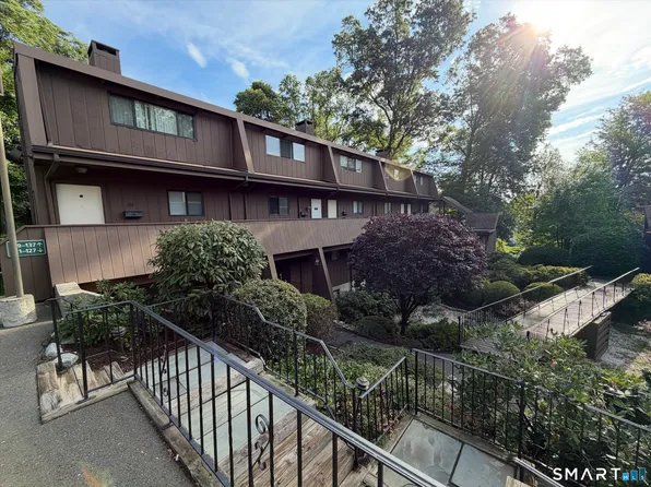 135 Knapps Highway #135, Fairfield, CT 06825