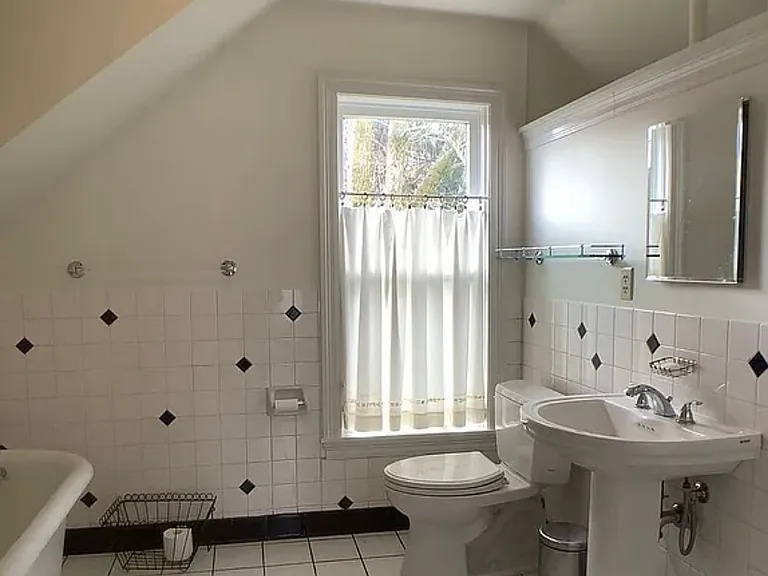 247 N 2nd St — Photo 23