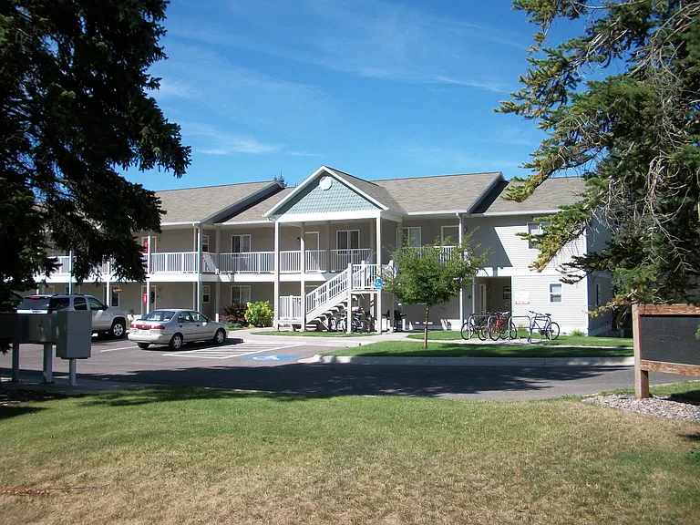 Wolf Glen Apartments — Photo 5