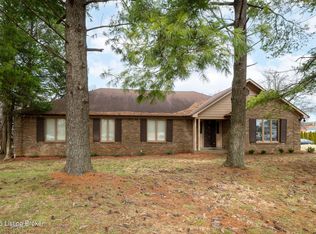 1800 Rudy Ln, Indian Hills, KY 40207