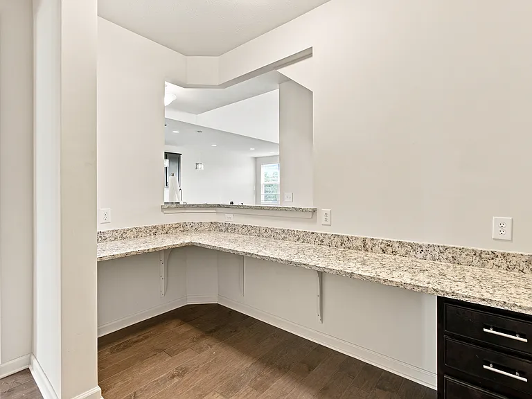 15555 Memorial Way — Photo 21