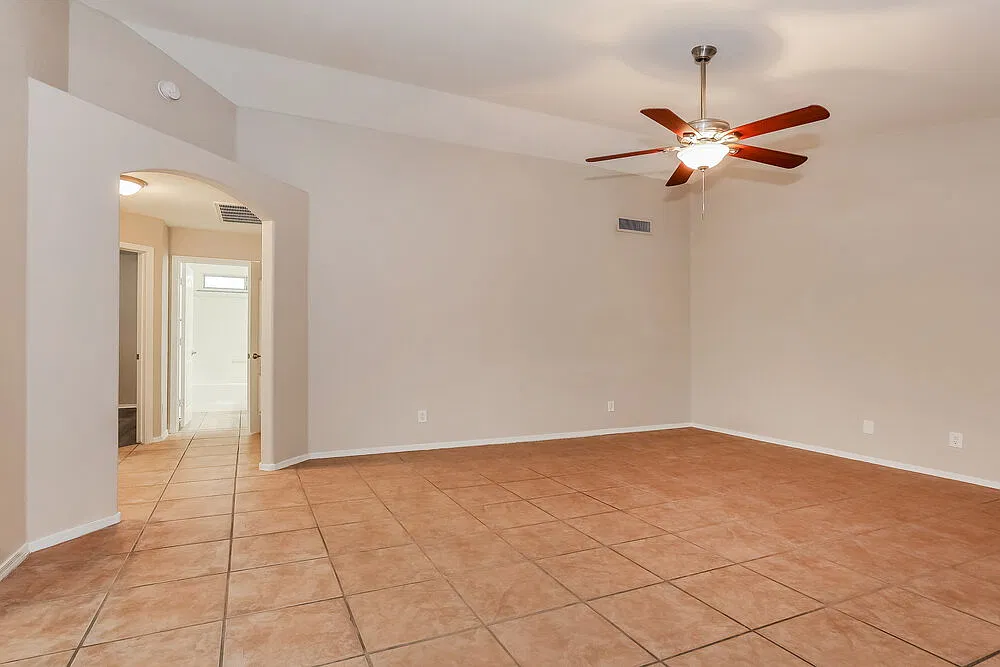 3 bed, 2.0 bath, 1539 sqft, $2,310 — Photo 3