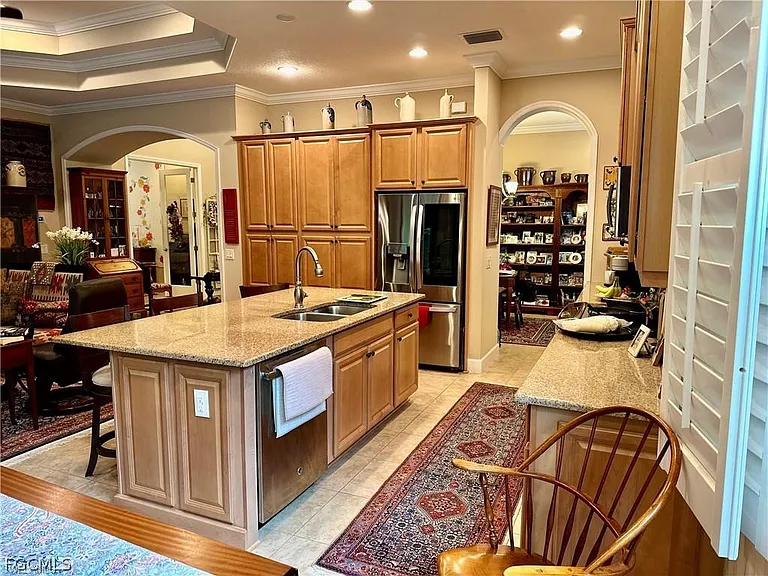 9061 Isla Bella Cir — Photo 10