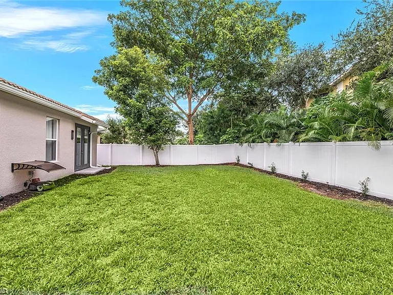 8260 Laurel Lakes Blvd — Photo 36