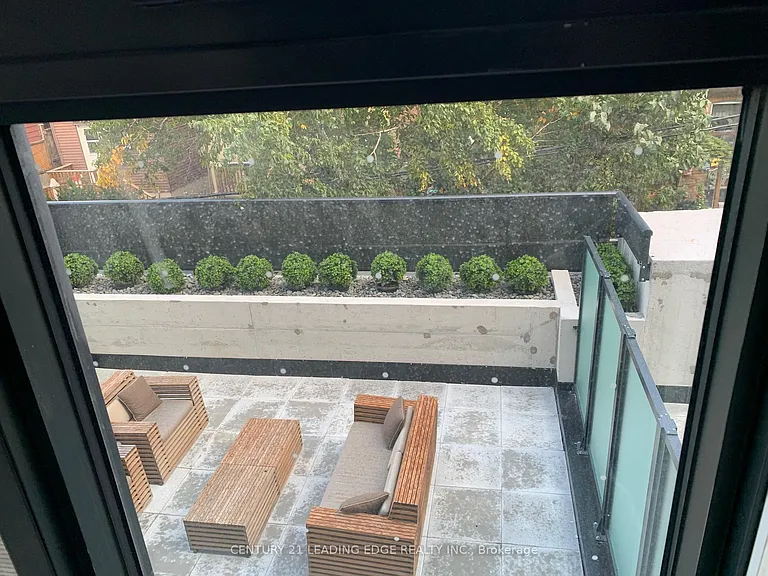 840 Saint Clair Ave W #401 — Photo 11