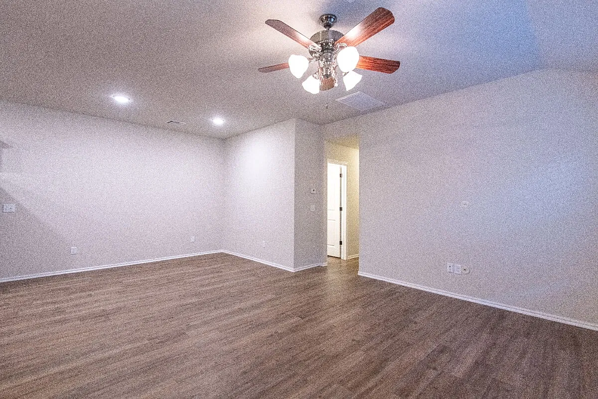 3 bed, 2.0 bath, 1216 sqft, $1,495 — Photo 4