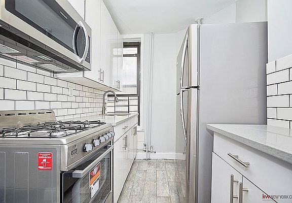 4th image of 127 E 102nd St #21A