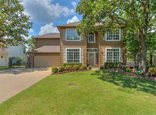 3800 S Rolling Oaks Dr, Tulsa, OK 74107