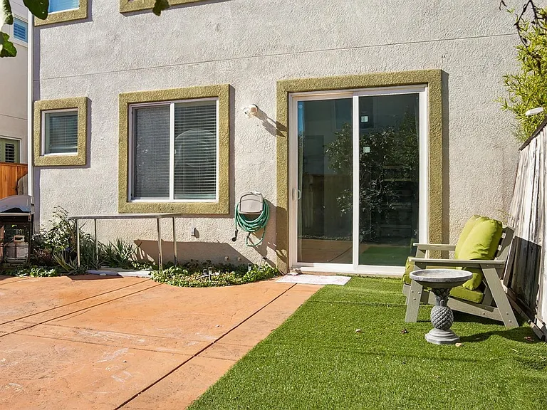1079 Portofino Ave — Photo 15