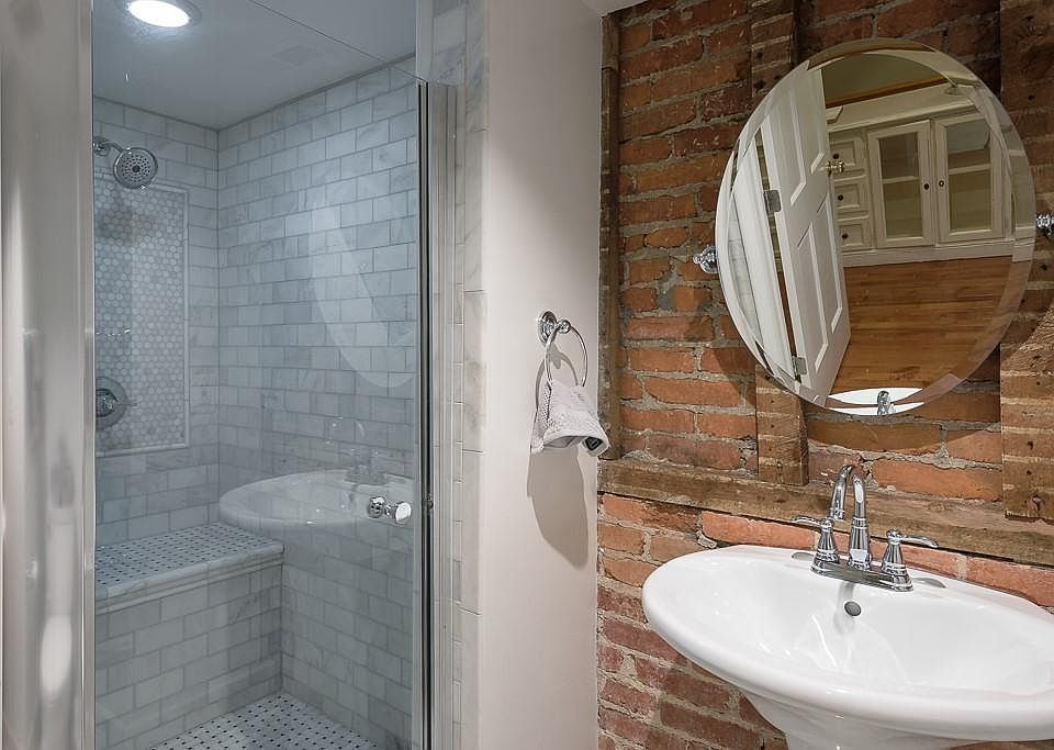 2nd bathroom