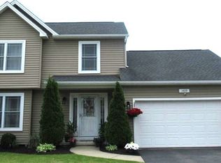 1429 Evergreen Dr, Lake View, NY 14085