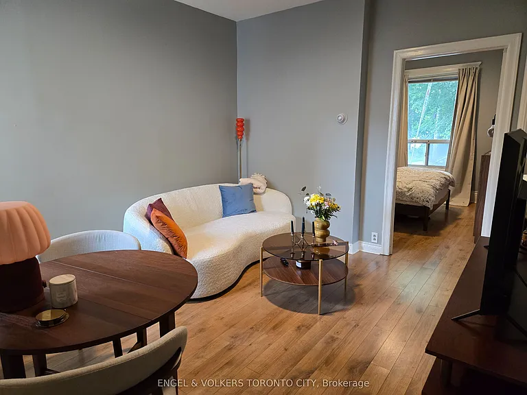 132 De Grassi St #MAIN — Photo 3