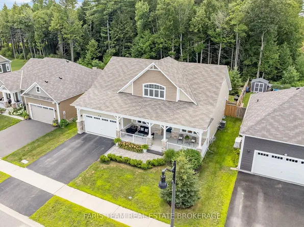 17 Fawnbrook Ct, Bracebridge, ON P1L 0A3