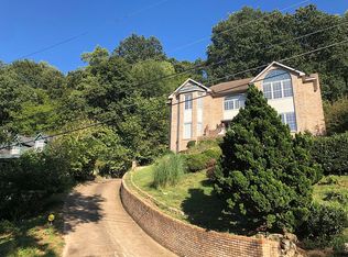 1716 S Crest Manor Ln, Chattanooga, TN 37404