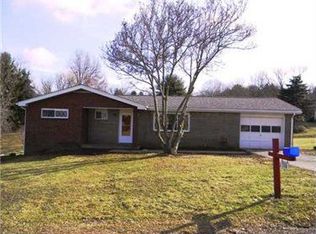 516 Morningstar Dr, Ellwood City, PA
