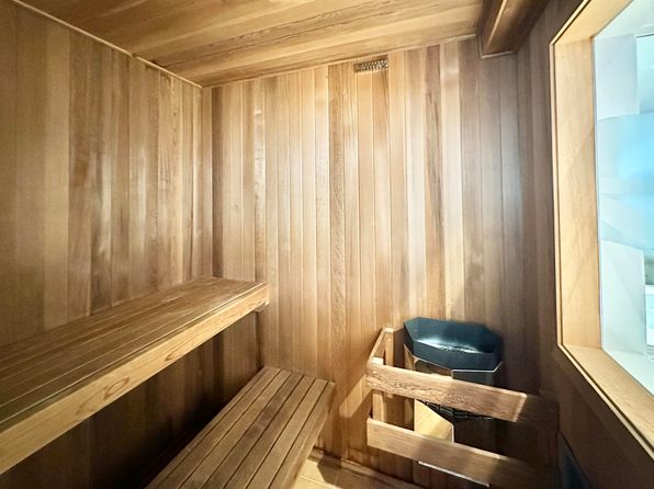 6 bedroom rental in Vancouver — photo 24