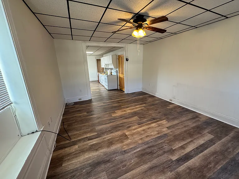 701 S Railroad St #5 — Photo 1