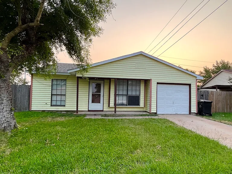 17223 Wagganner Dr — Photo 1