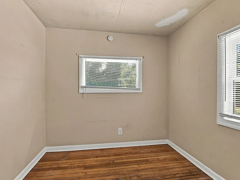 501 Weakley Ave — Photo 23