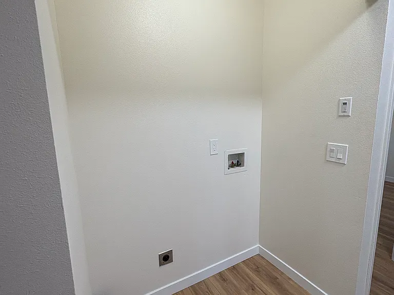 221 W Wynooche Ave #404 — Photo 5