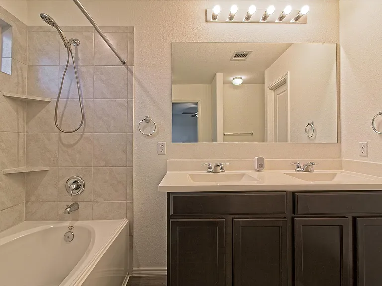 108 Circle Way — Photo 21