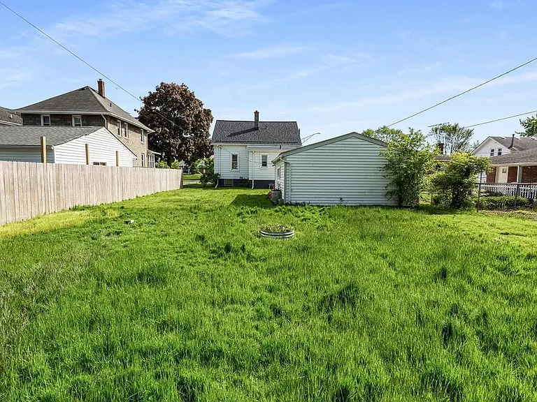 22713 Lanse St — Photo 5