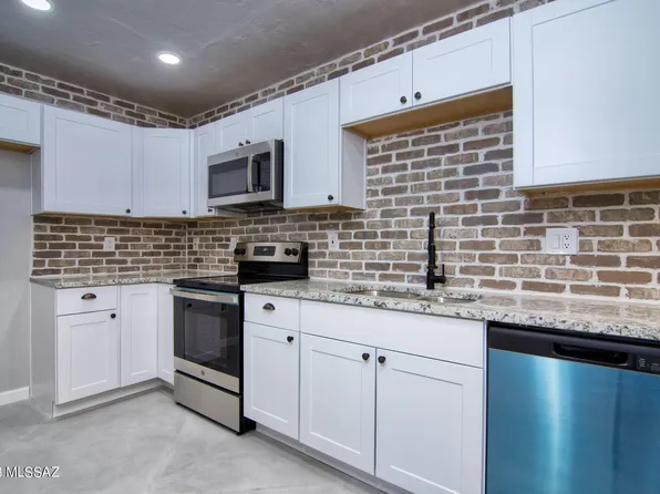 3956 E Sylvane Dr, Tucson, AZ 85711