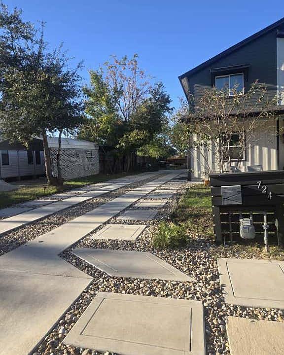 1st image of 724 Ramsey Ave #724