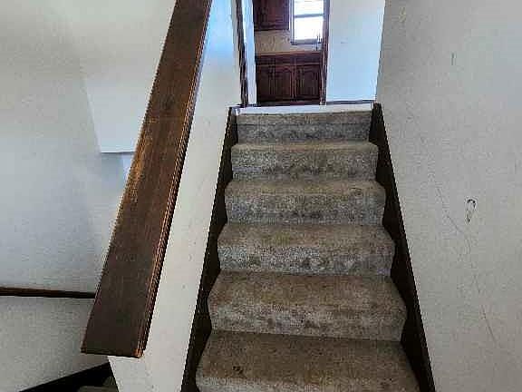 2nd image of 18995 Lowell Ave