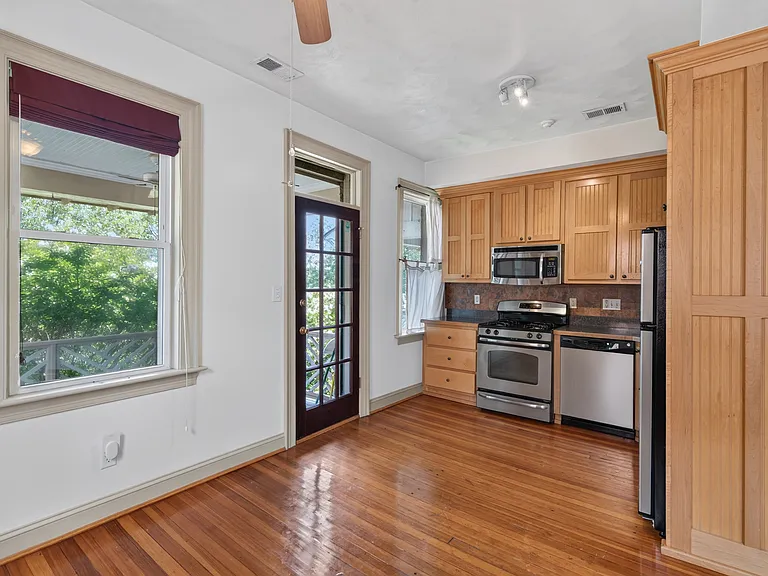 1315 Colonial Ave #1-6 — Photo 8